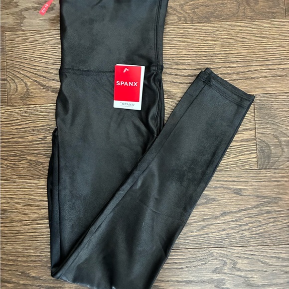 Spanx NWT Leggings Black Faux Leather 🖤 - Picture 7 of 13